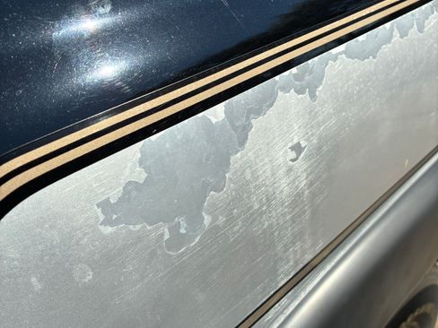 Used 2002 Chevrolet Suburban LT image 14