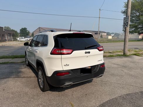 Used 2016 Jeep Cherokee Limited FWD image 8