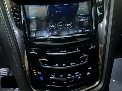 Used 1999 Lincoln Town Car Executive image 6