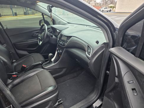 Used 2021 Chevrolet Trax LT w/ Driver Confidence Package image 18