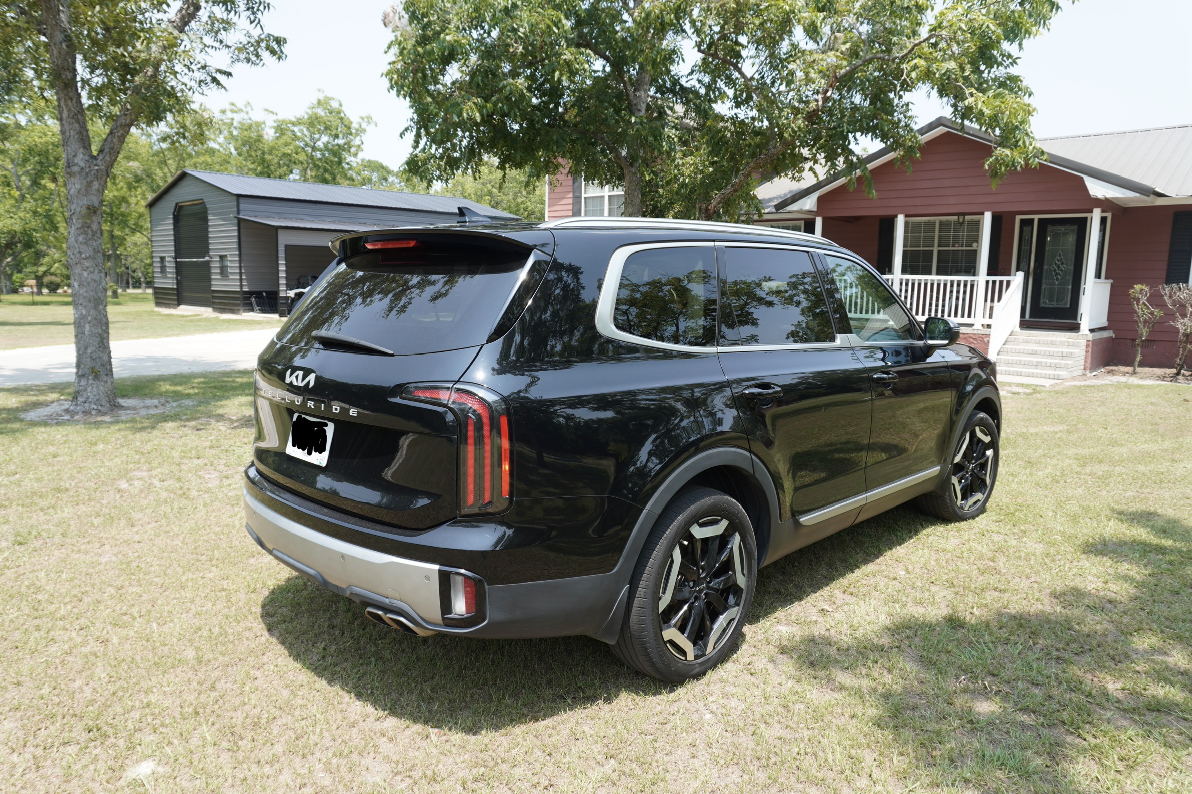 Used 2023 Kia Telluride EX w/ EX Captain's Chair Package FWD image 5