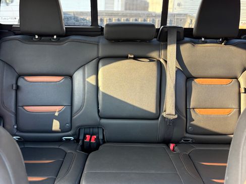 Used 2021 GMC Sierra 1500 AT4 w/ AT4 Preferred Package image 16