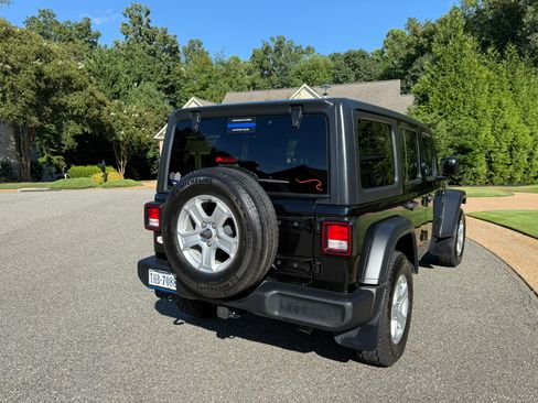Used 2020 Jeep Wrangler Unlimited Sport S AWD/4WD image 2