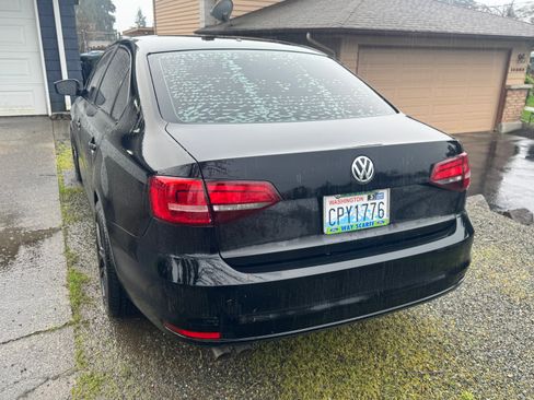 Used 2016 Volkswagen Jetta S image 2