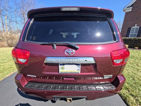 Used 2010 Toyota Sequoia Platinum image 9