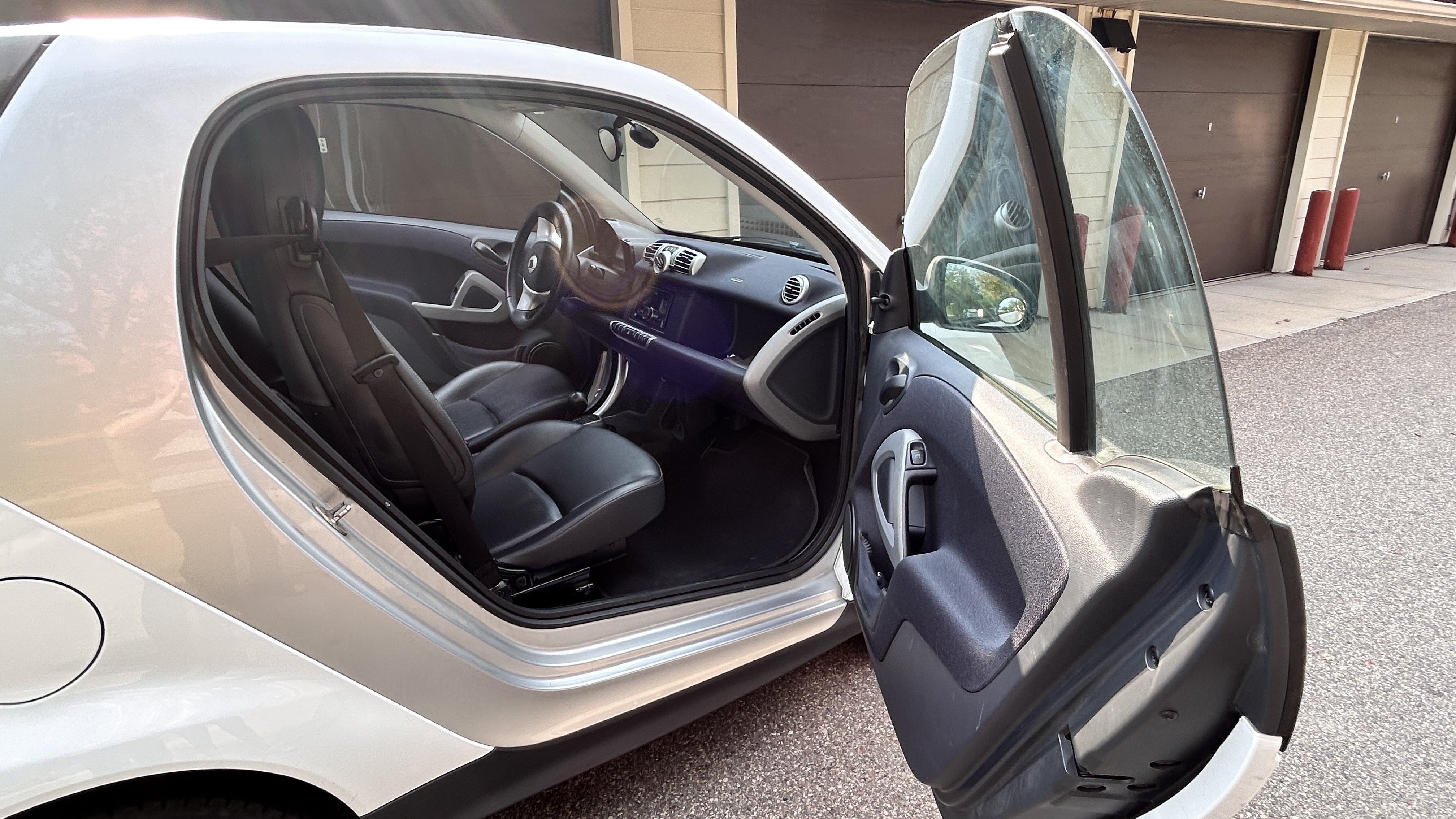 Used 2014 smart fortwo pure RWD image 4