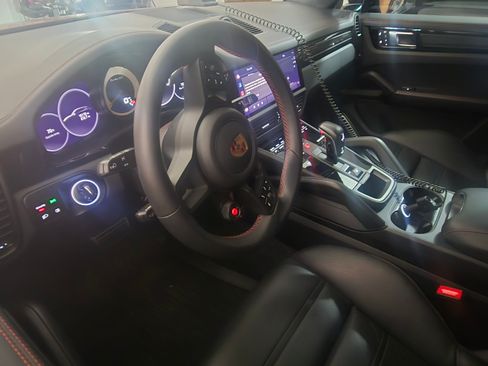Used 2023 Porsche Cayenne Turbo GT image 24