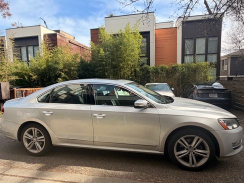 Used 2014 Volkswagen Passat 1.8T SEL Premium image 14