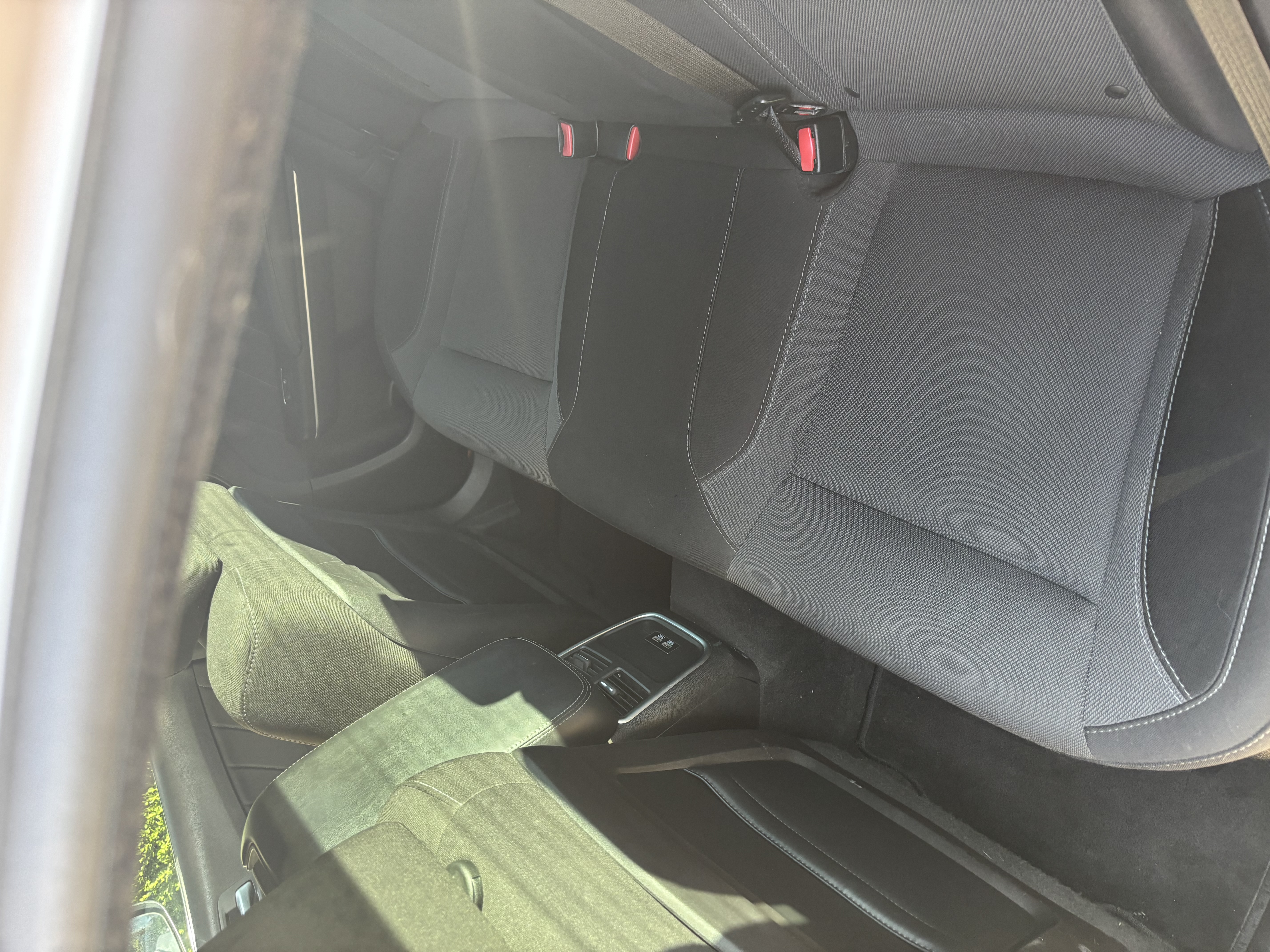 Used 2015 Dodge Charger SXT RWD image 23