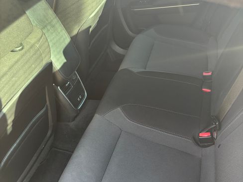 Used 2015 Dodge Charger SXT RWD image 23