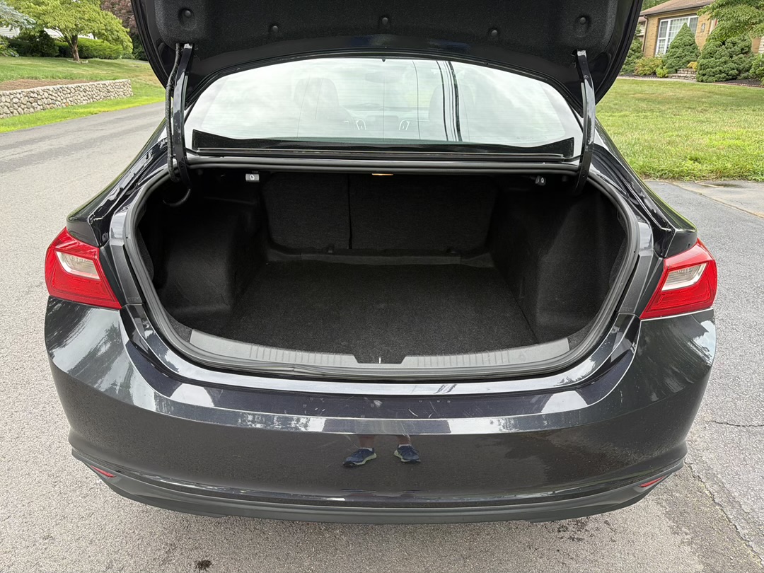 Used 2023 Chevrolet Malibu LT FWD image 9
