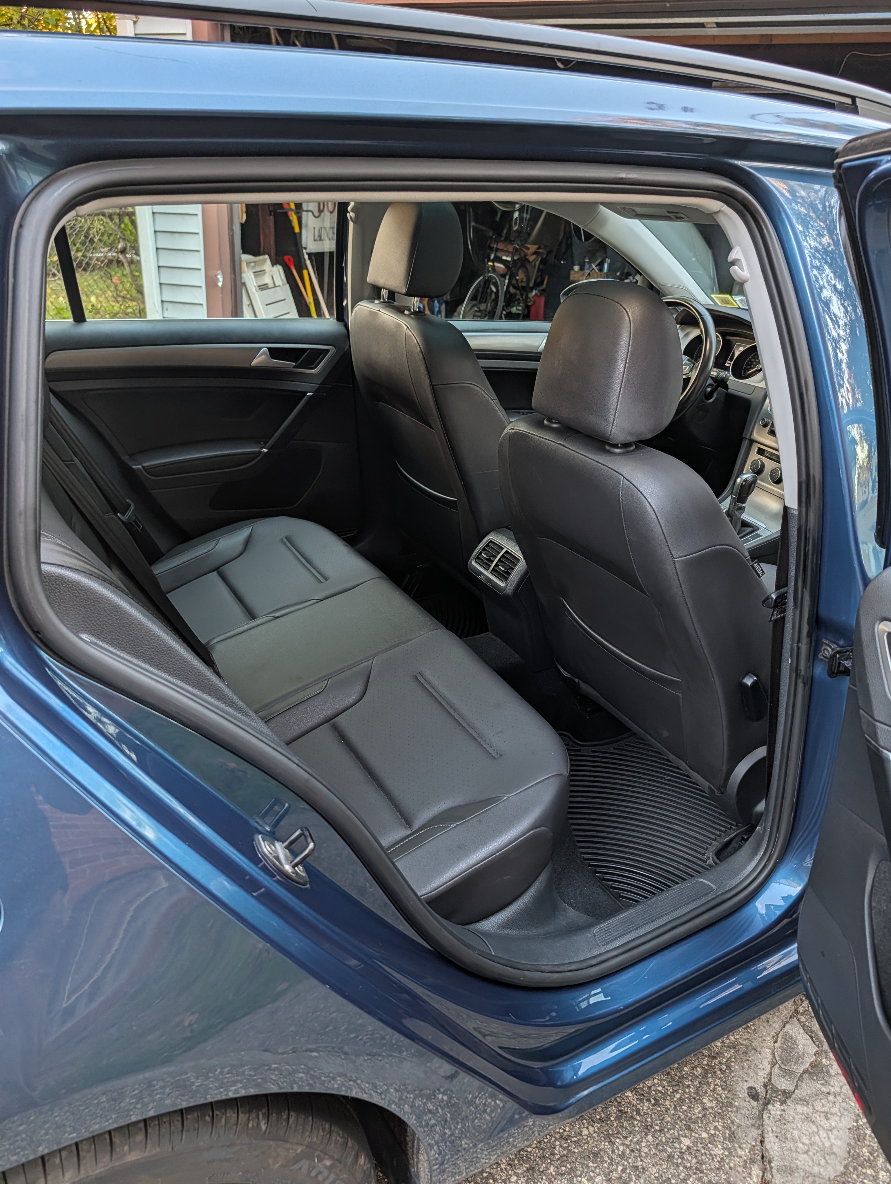 Used 2016 Volkswagen Golf Limited Edition FWD image 19
