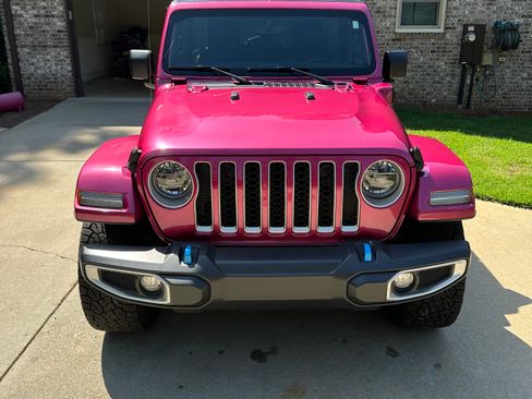Used 2022 Jeep Wrangler Unlimited Sahara AWD/4WD image 1