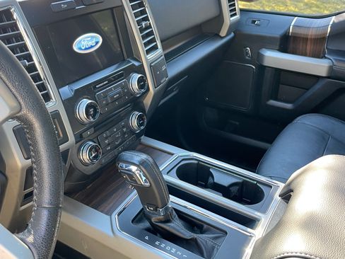 Used 2016 Ford F150 Lariat w/ Equipment Group 502A Luxury image 4