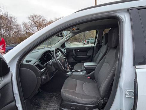 Used 2016 Chevrolet Traverse LT AWD/4WD image 2