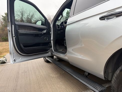 Used 2021 Ford Expedition Limited image 13