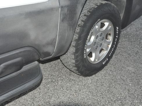 Used 2003 Chevrolet Avalanche 4x4 w/ Suspension Package, Off-Road image 17