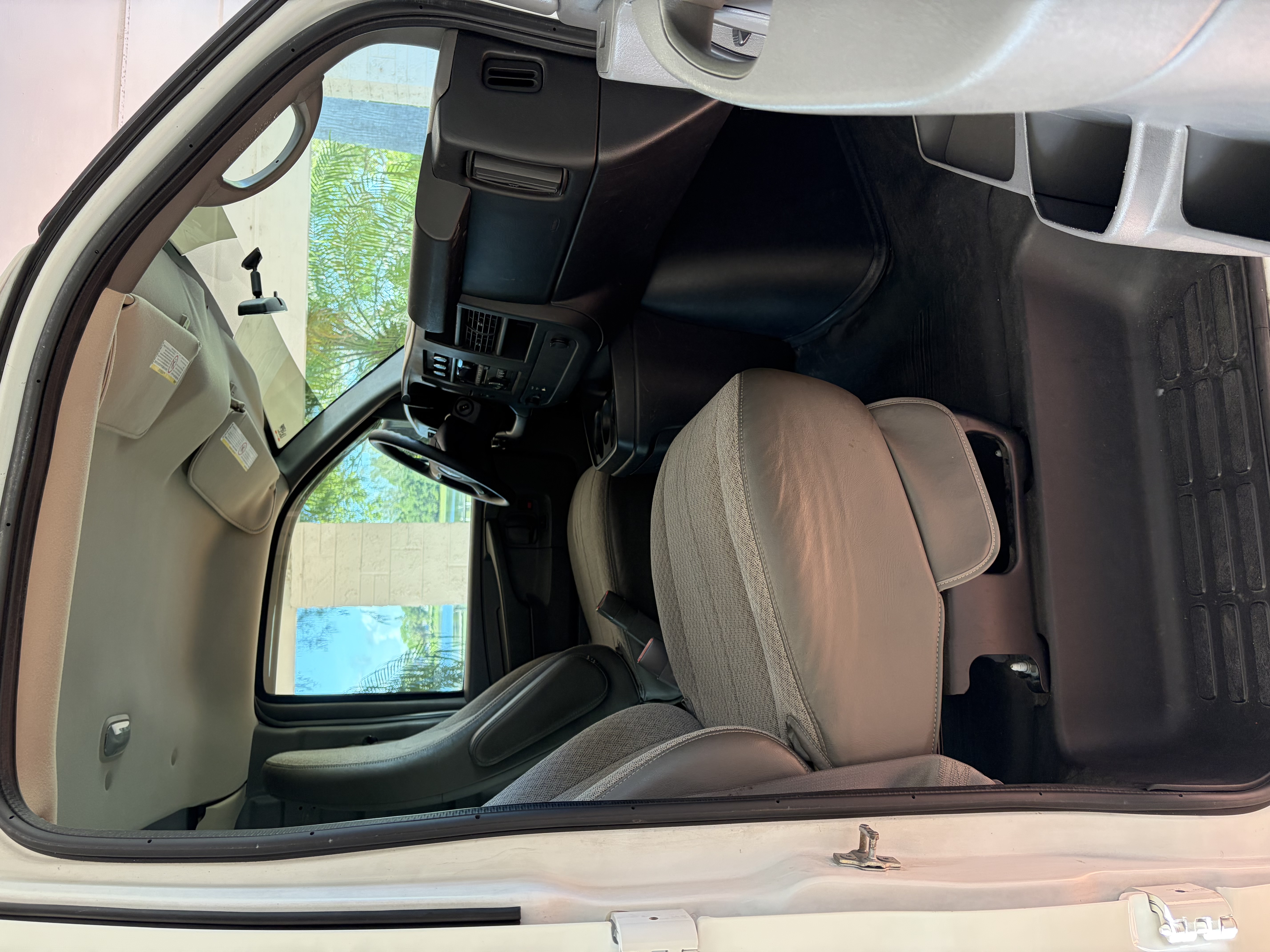 Used 2013 GMC Savana 2500 RWD image 8