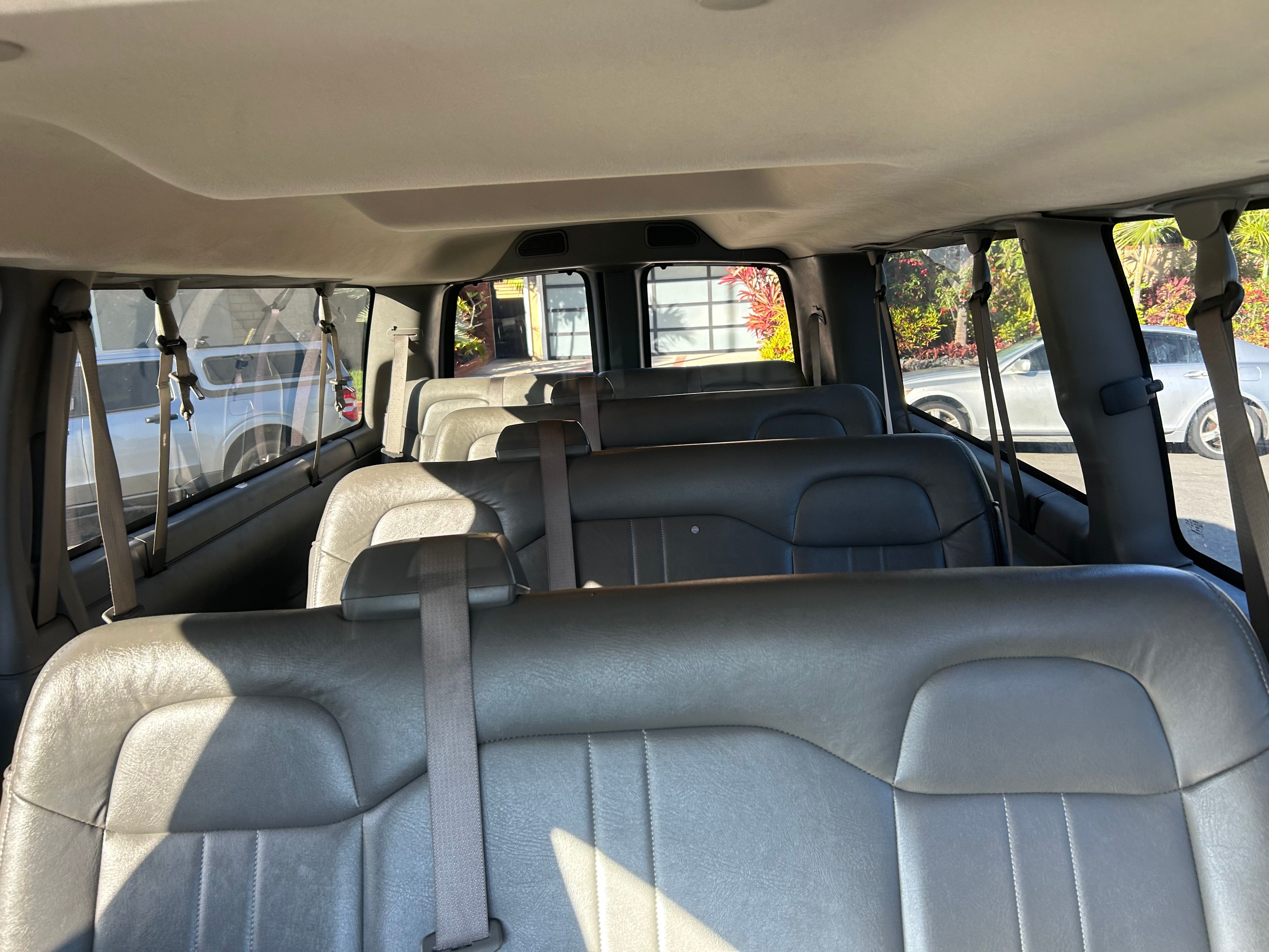 Used 2020 Chevrolet Express 3500 LS RWD image 4