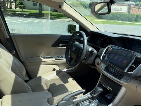 Used 2015 Honda Accord EX-L image 5