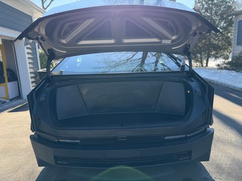 Used 2024 Tesla Cybertruck AWD Crew Cab image 15