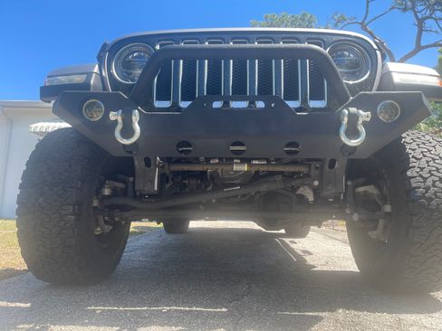 Used 2019 Jeep Wrangler Unlimited Sahara image 12