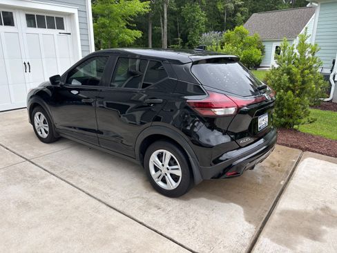 Used 2021 Nissan Kicks S FWD image 4
