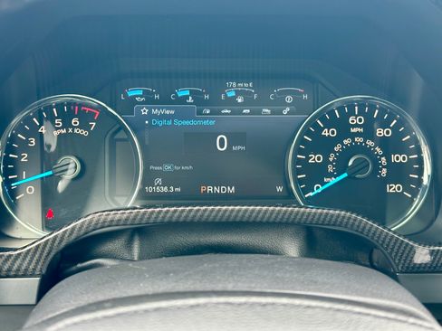 Used 2018 Ford F150 Lariat w/ Equipment Group 502A Luxury AWD/4WD image 17