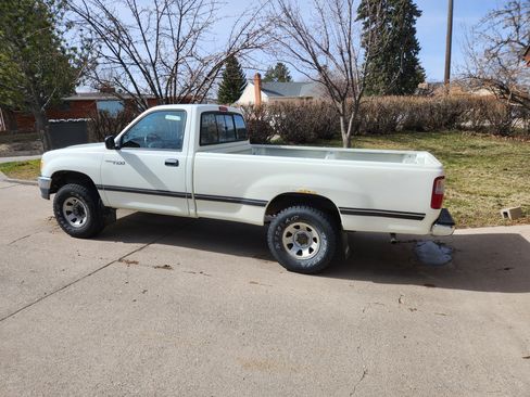 Used 1994 Toyota T100 DX image 6