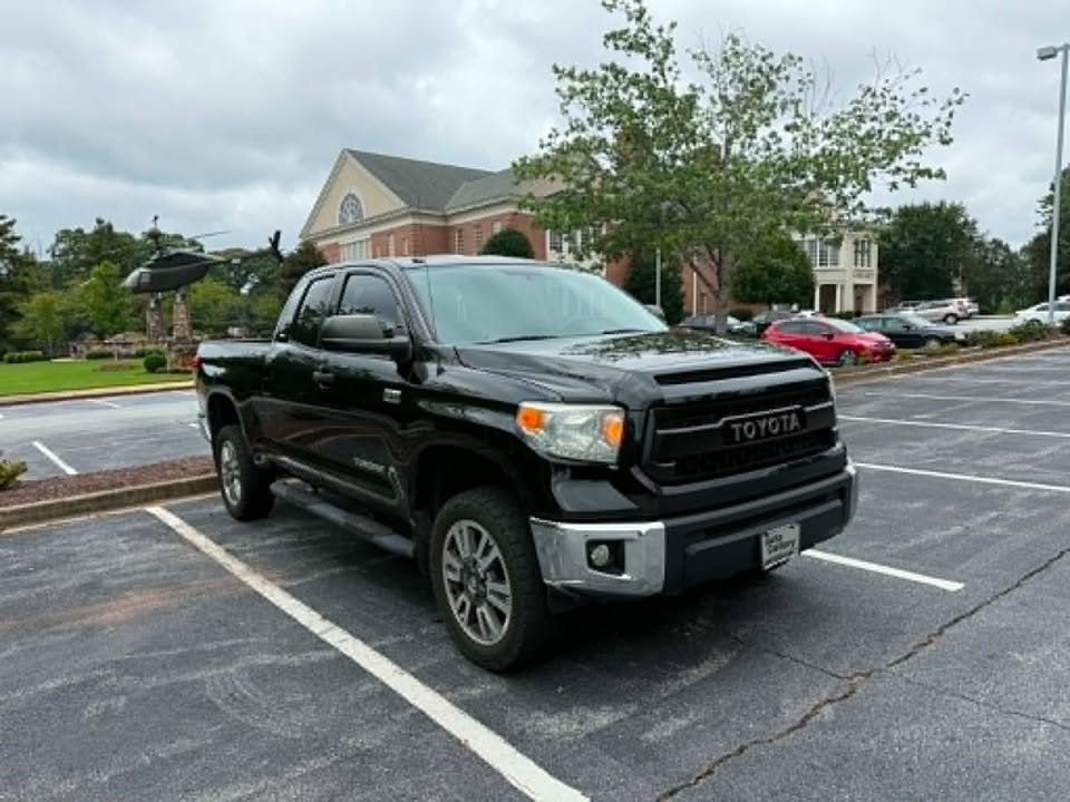 Used 2014 Toyota Tundra SR5 w/ SR5 Upgrade Package AWD/4WD image 4