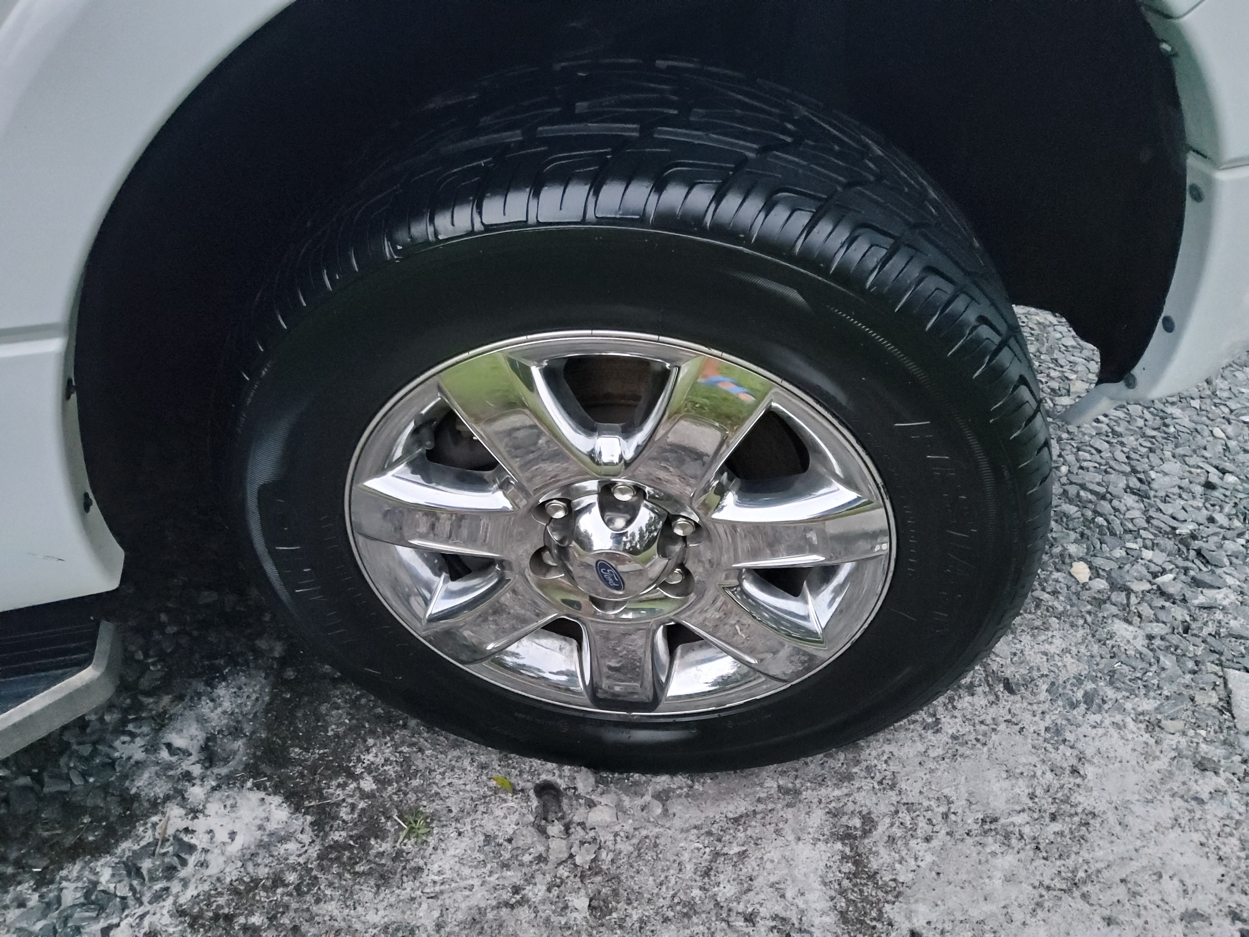Used 2017 Ford Expedition XLT w/ Equipment Group 201A RWD image 17
