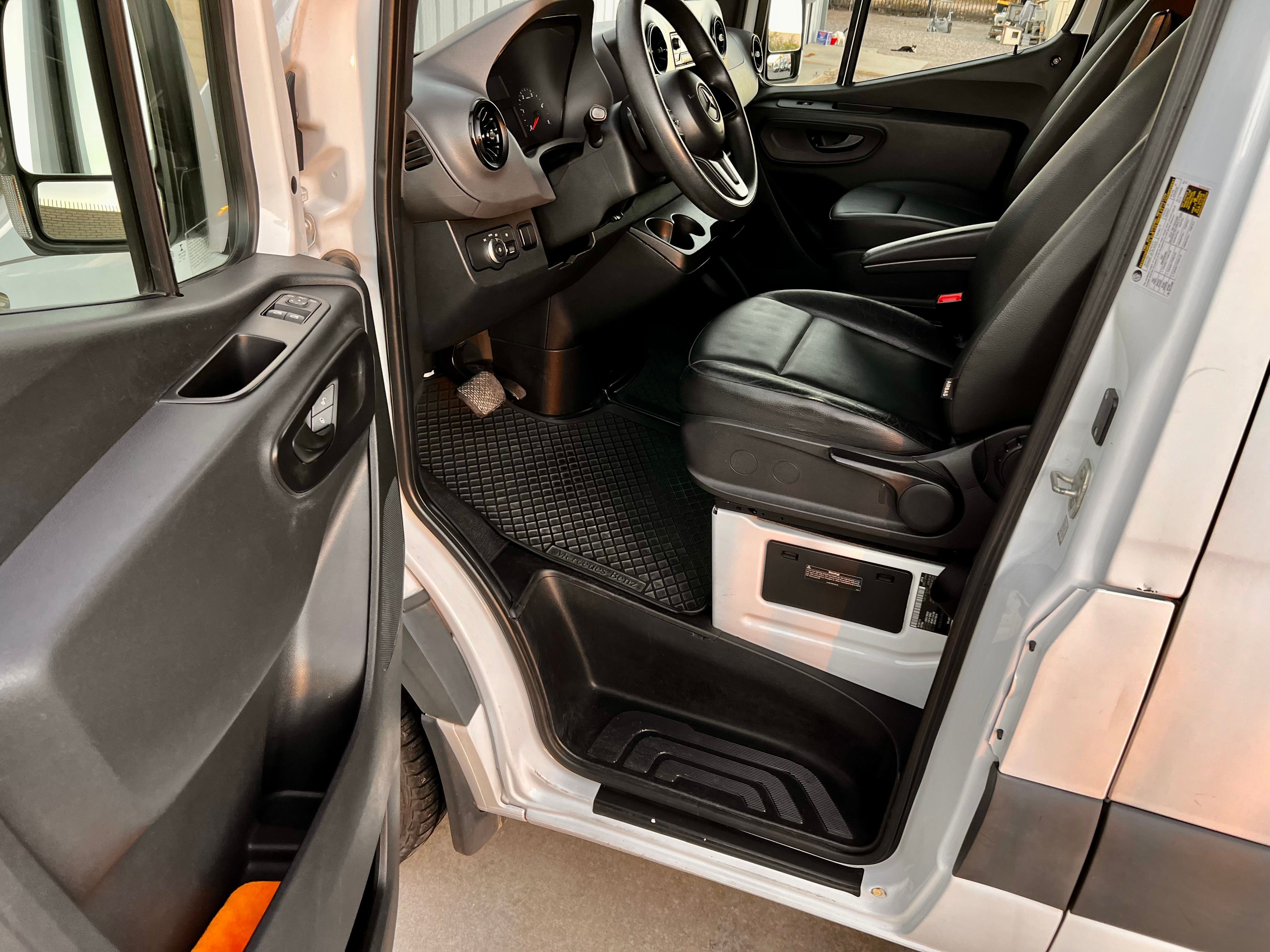 Used 2019 Mercedes-Benz Sprinter 144 Cargo image 13