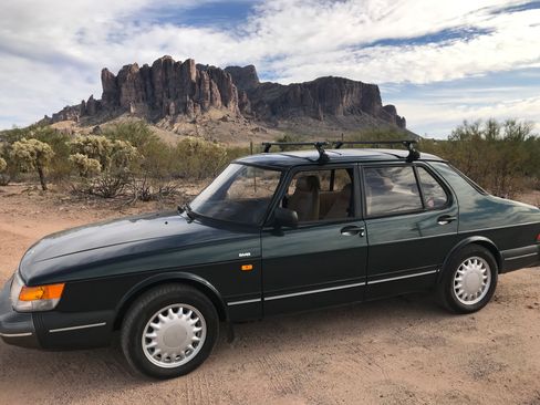 Used 1992 Saab 900 S image 1