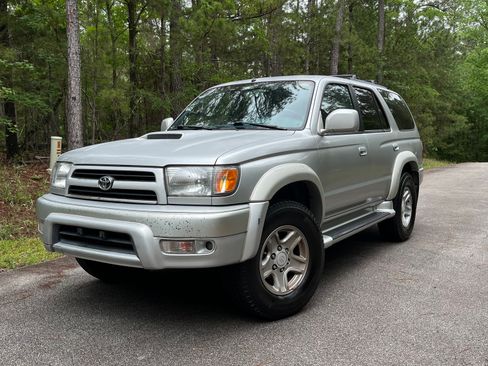 Used 2000 Toyota 4Runner SR5 RWD image 1