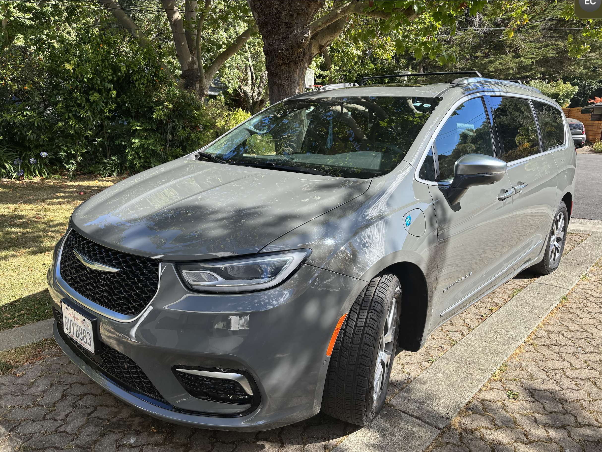 Used 2021 Chrysler Pacifica Pinnacle FWD image 4