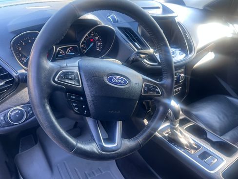 Used 2018 Ford Escape Titanium w/ Ford Safe & Smart Package FWD image 6