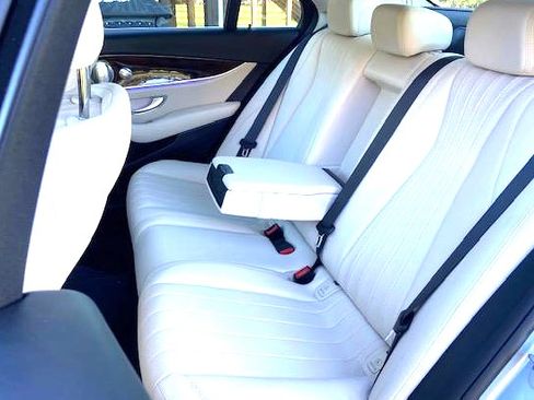 Used 2017 Mercedes-Benz E 300 4MATIC image 10