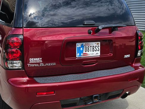 Used 2008 Chevrolet TrailBlazer SS w/ Sun And 6-Disc Cd Package image 8