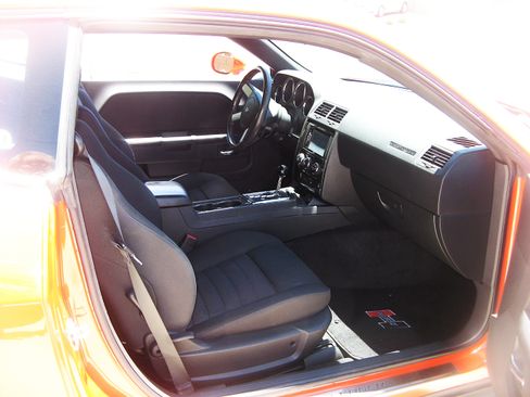 Used 2009 Dodge Challenger R/T image 13