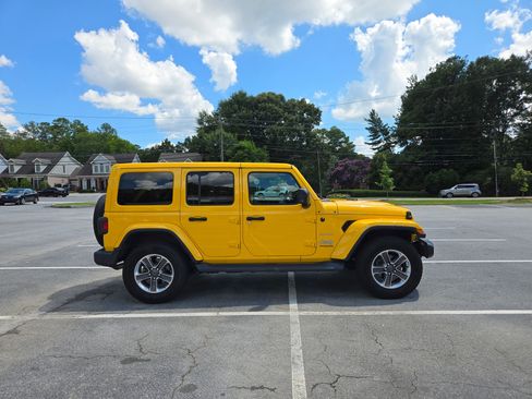 Used 2020 Jeep Wrangler Unlimited Sahara w/ Uconnect 4C Nav & Sound Group AWD/4WD image 6