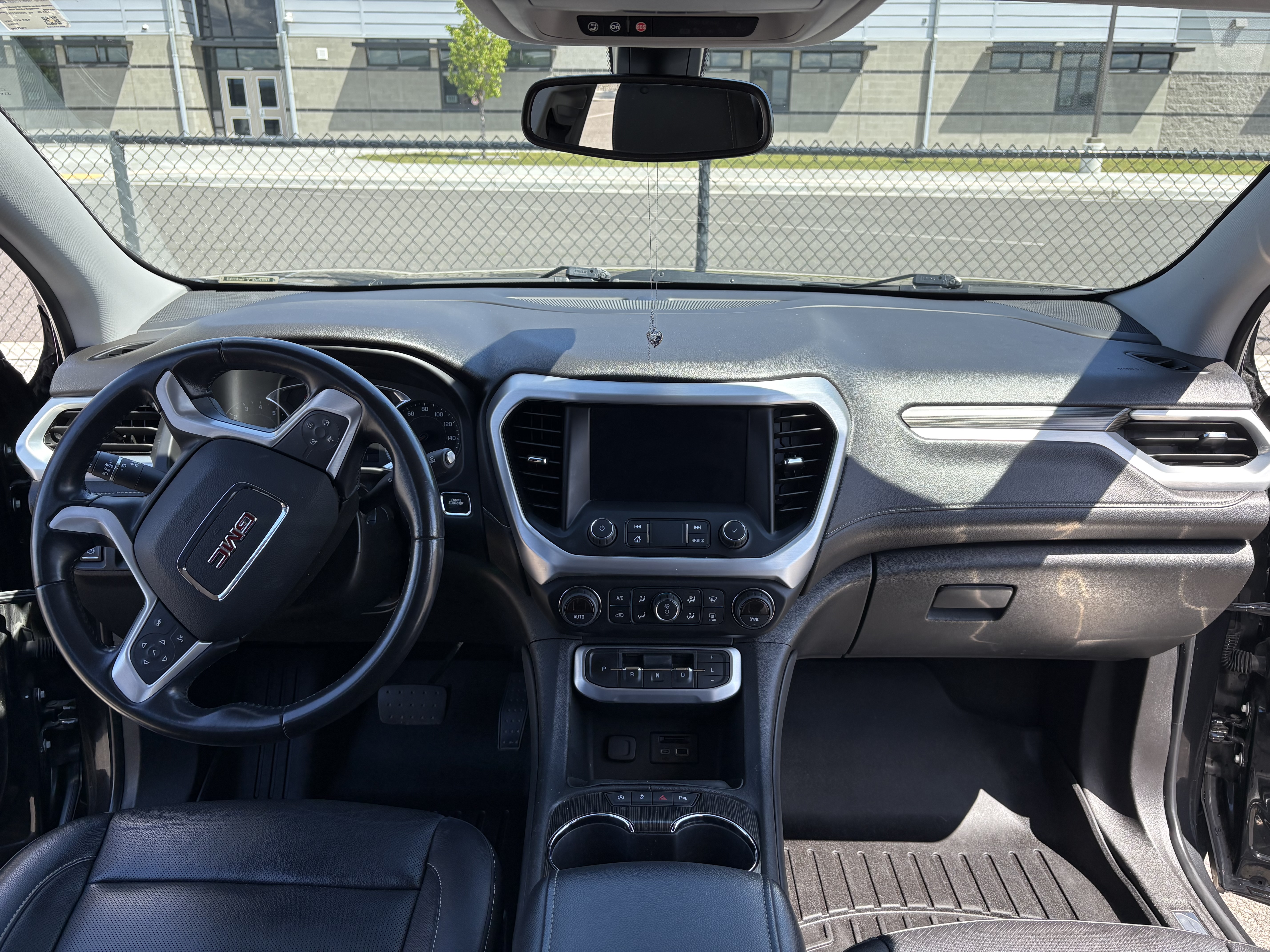 Used 2020 GMC Acadia SLT AWD/4WD image 9