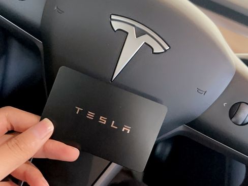 Used 2023 Tesla Model 3 Standard Range RWD image 3