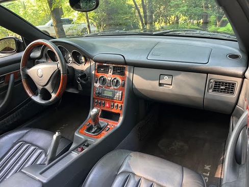 Used 2004 Mercedes-Benz SLK 320 image 27