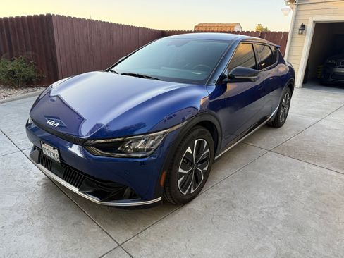 Used 2022 Kia EV6 Wind image 2