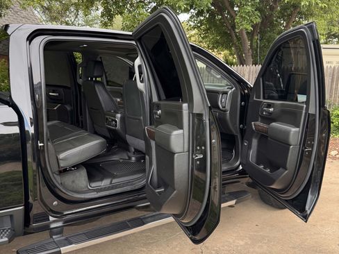 Used 2022 GMC Sierra 3500 Denali w/ Denali Ultimate Package AWD/4WD image 5