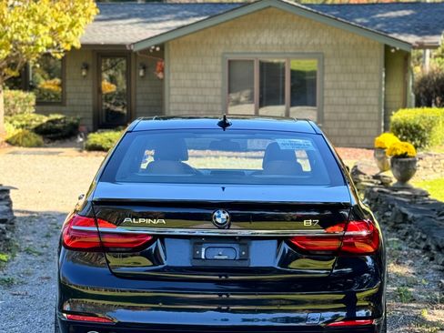 Used 2018 BMW ALPINA B7 xDrive AWD/4WD image 4