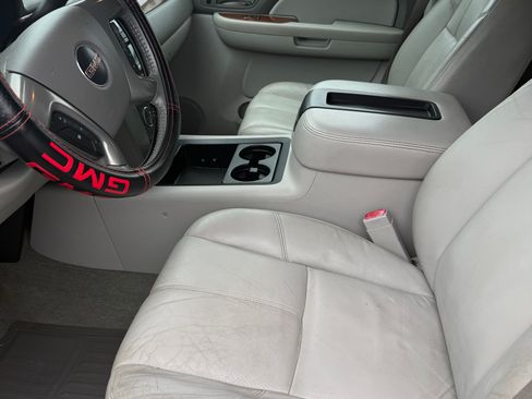 Used 2008 GMC Sierra 2500 SLT w/ Entertainment Package AWD/4WD image 12