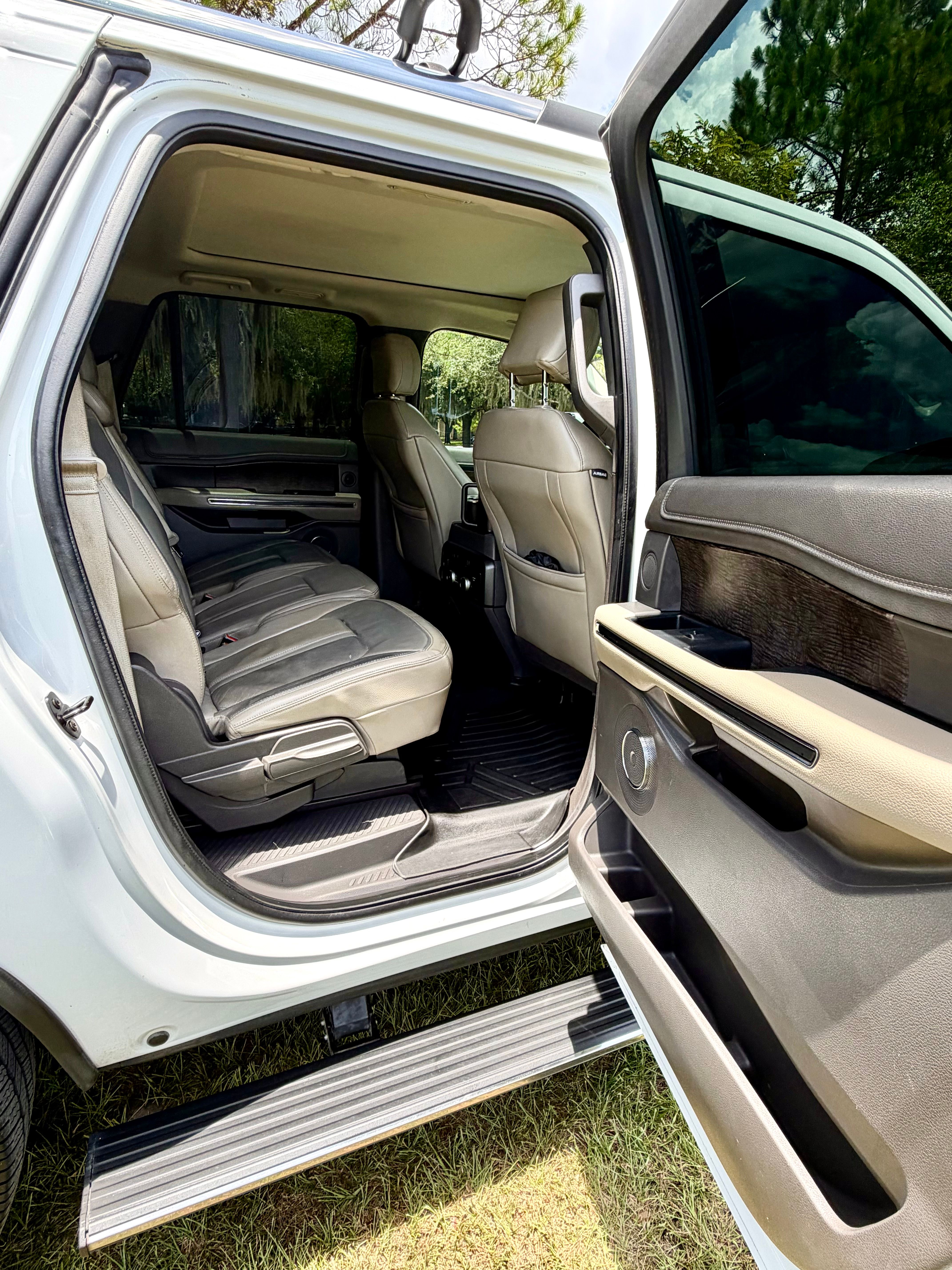 Used 2018 Ford Expedition Max Limited RWD image 16