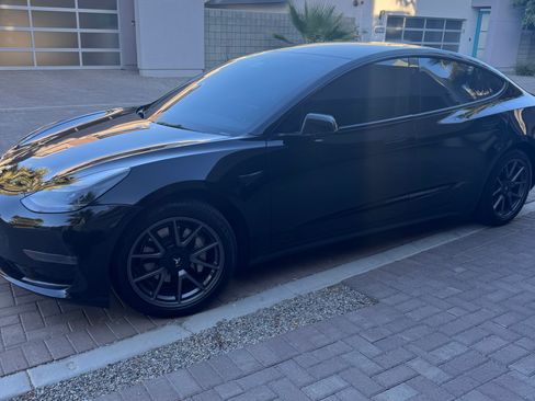 Used 2022 Tesla Model 3 RWD image 1