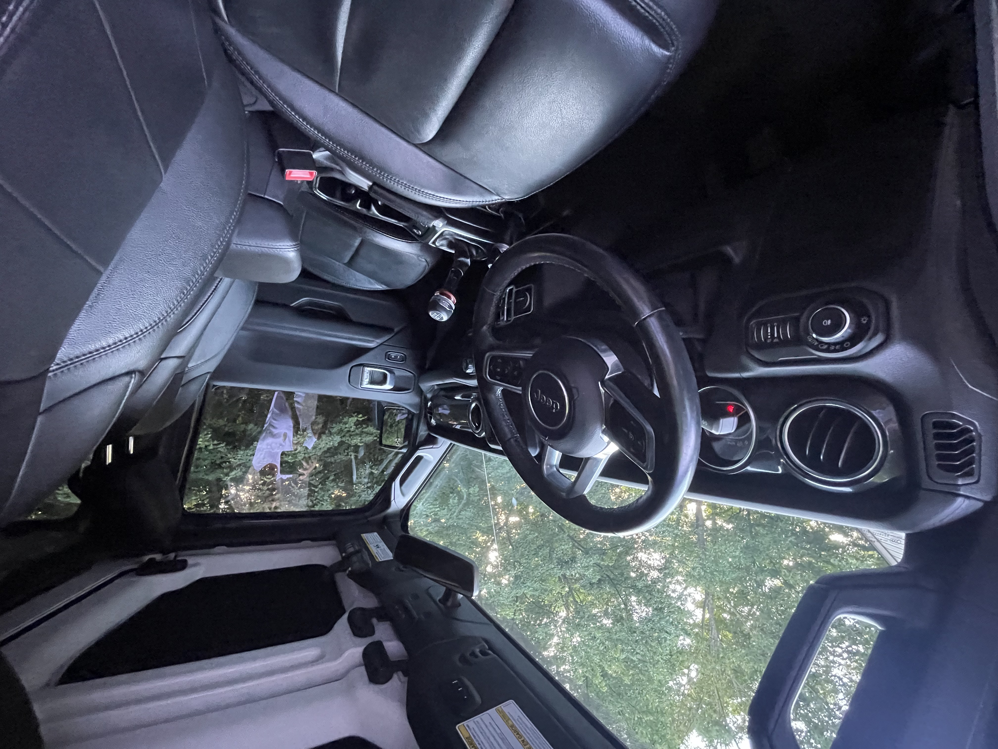Used 2020 Jeep Wrangler Unlimited Sahara AWD/4WD image 12